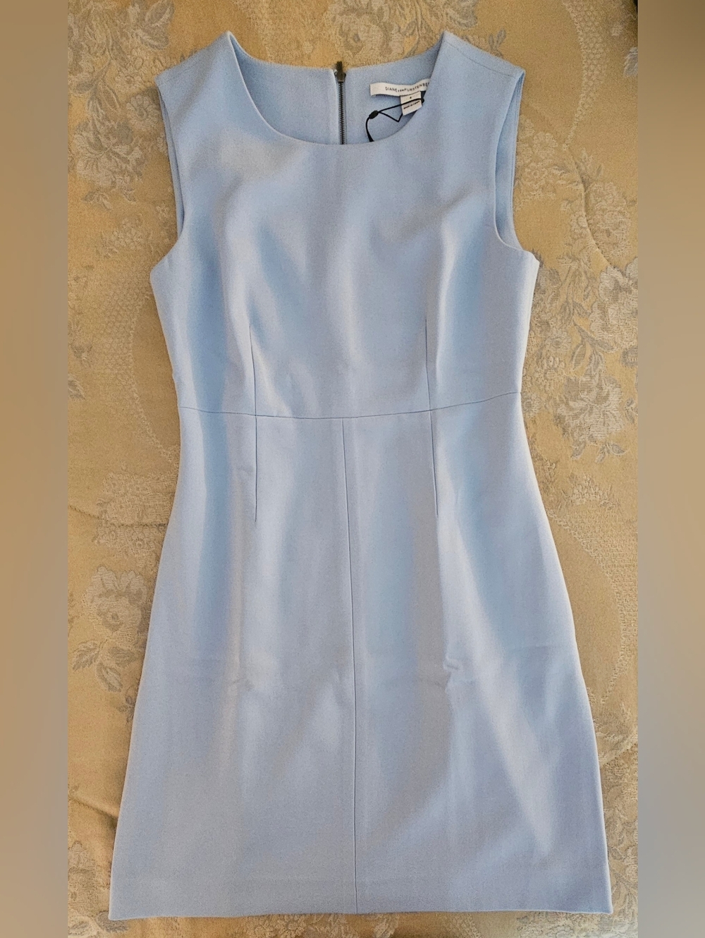 Diane von Furstenberg Sheath Dress Size 6, Pale Blue NWT